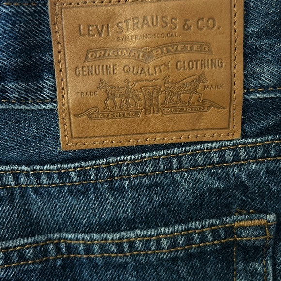 Levi’s Wedgie Straight Fit Medium Wash Ripped Jeans Size 31 - Picture 9 of 11